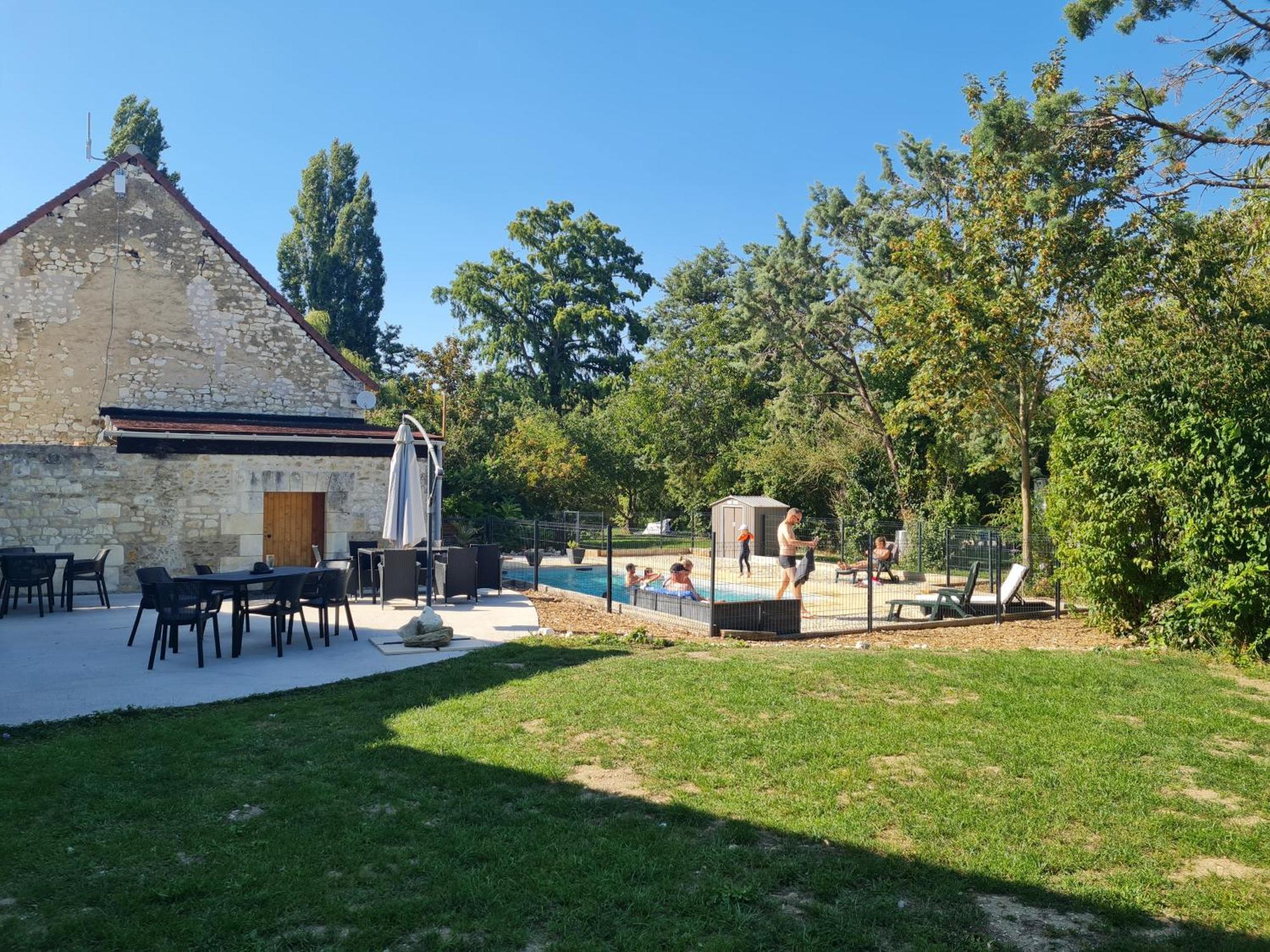 Camping De La Touche Ligueil ภายนอก รูปภาพ