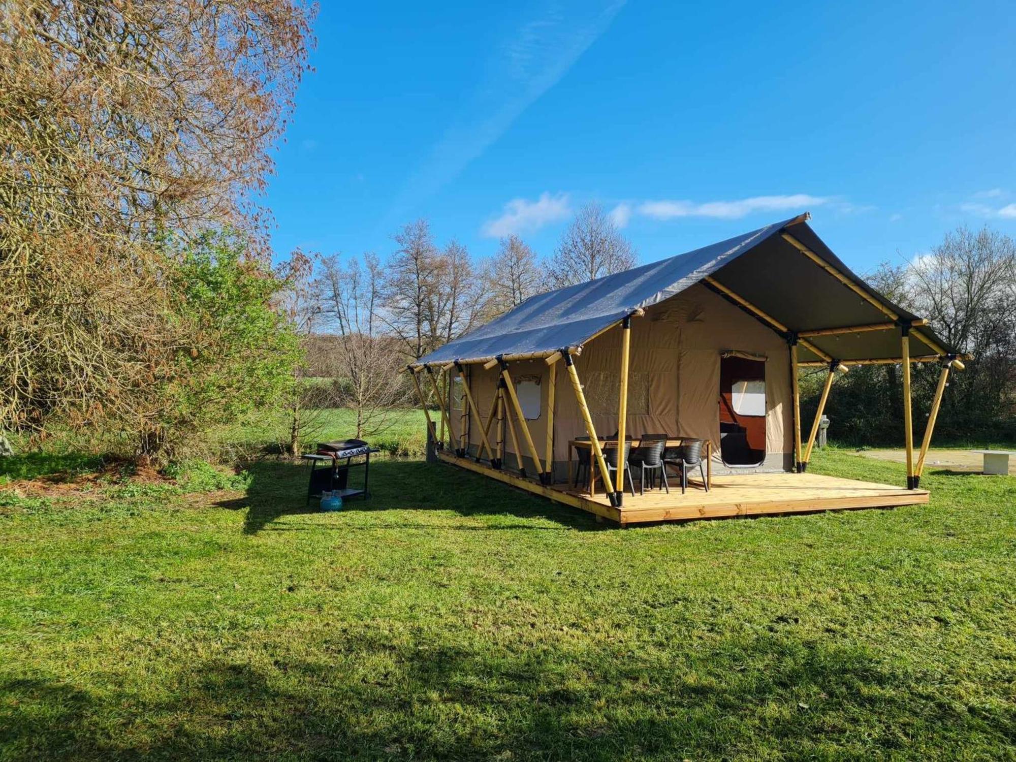 Camping De La Touche Ligueil ภายนอก รูปภาพ